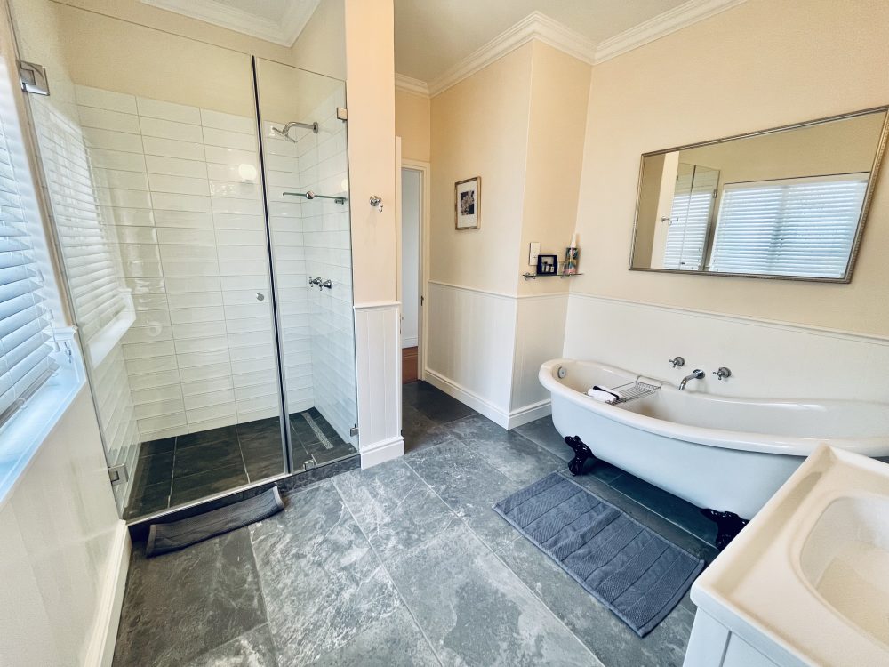 1 bath (1) Felicity Bathroom