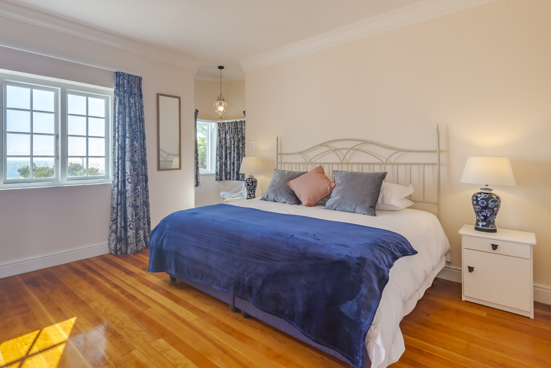Felicity Room