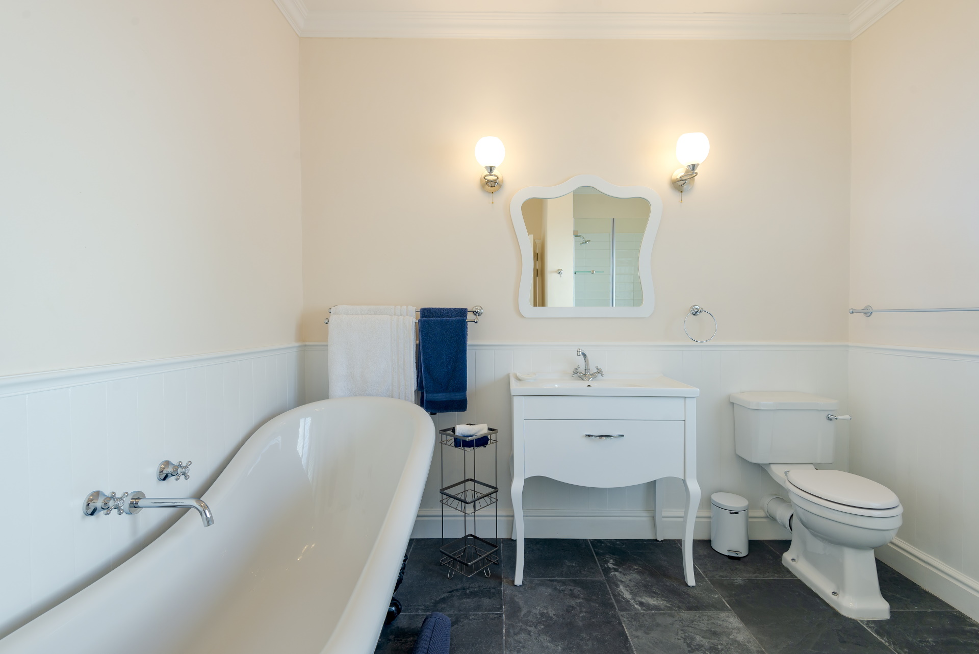 Felicity Bathroom