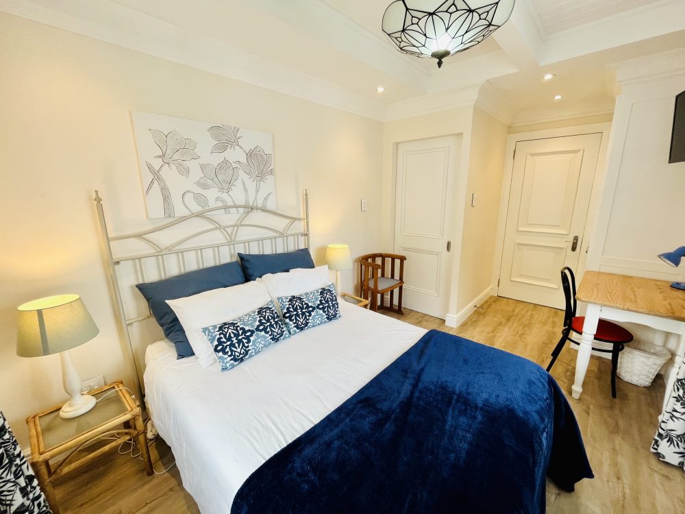 7 bed (3) Nazeem Room