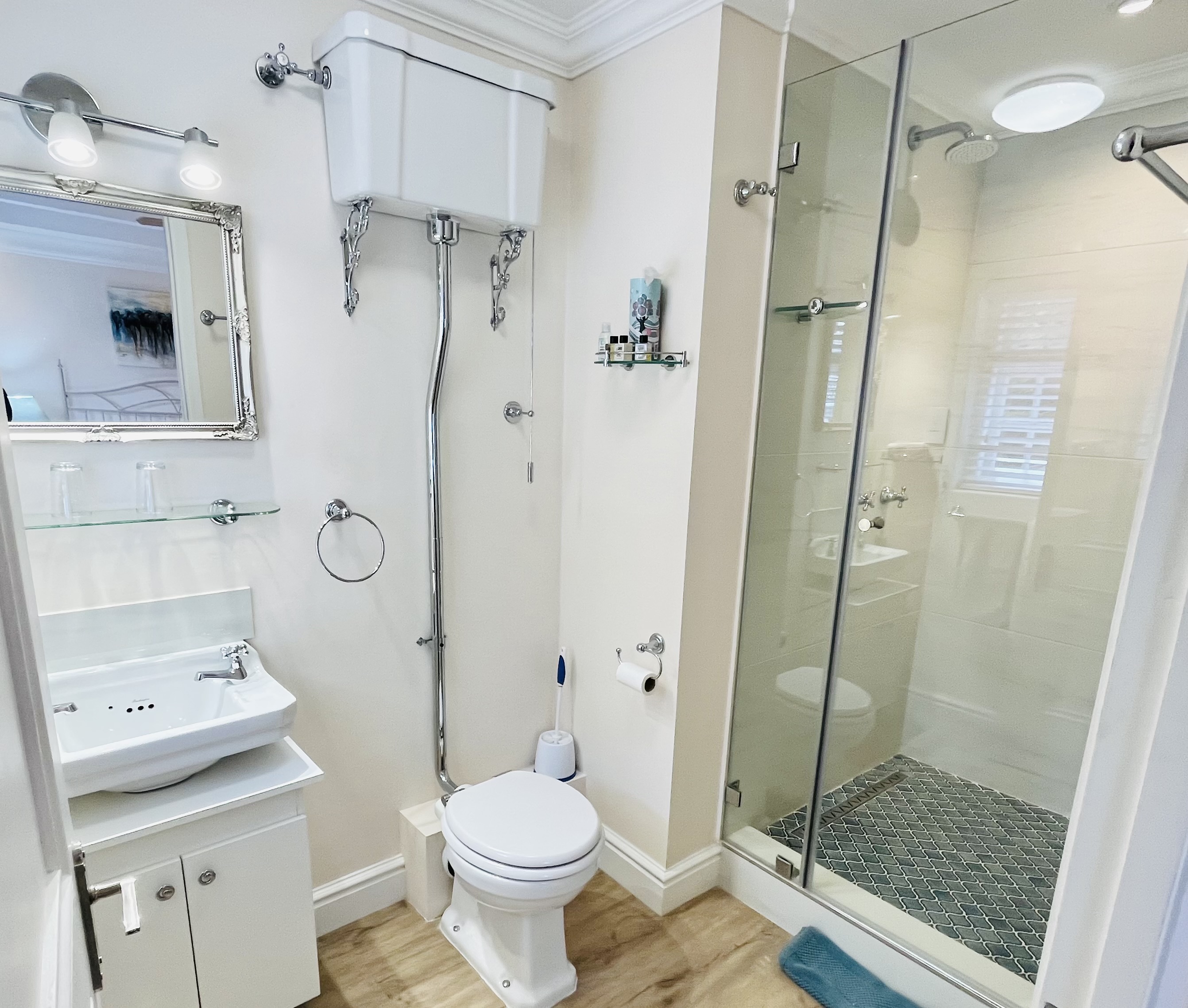 6 bath (1) Seb Bathroom